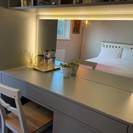 Spacious Double Room With Private Bathroom In Quiet Area Only 20 Min To Central London Streatham Vale 외부 사진
