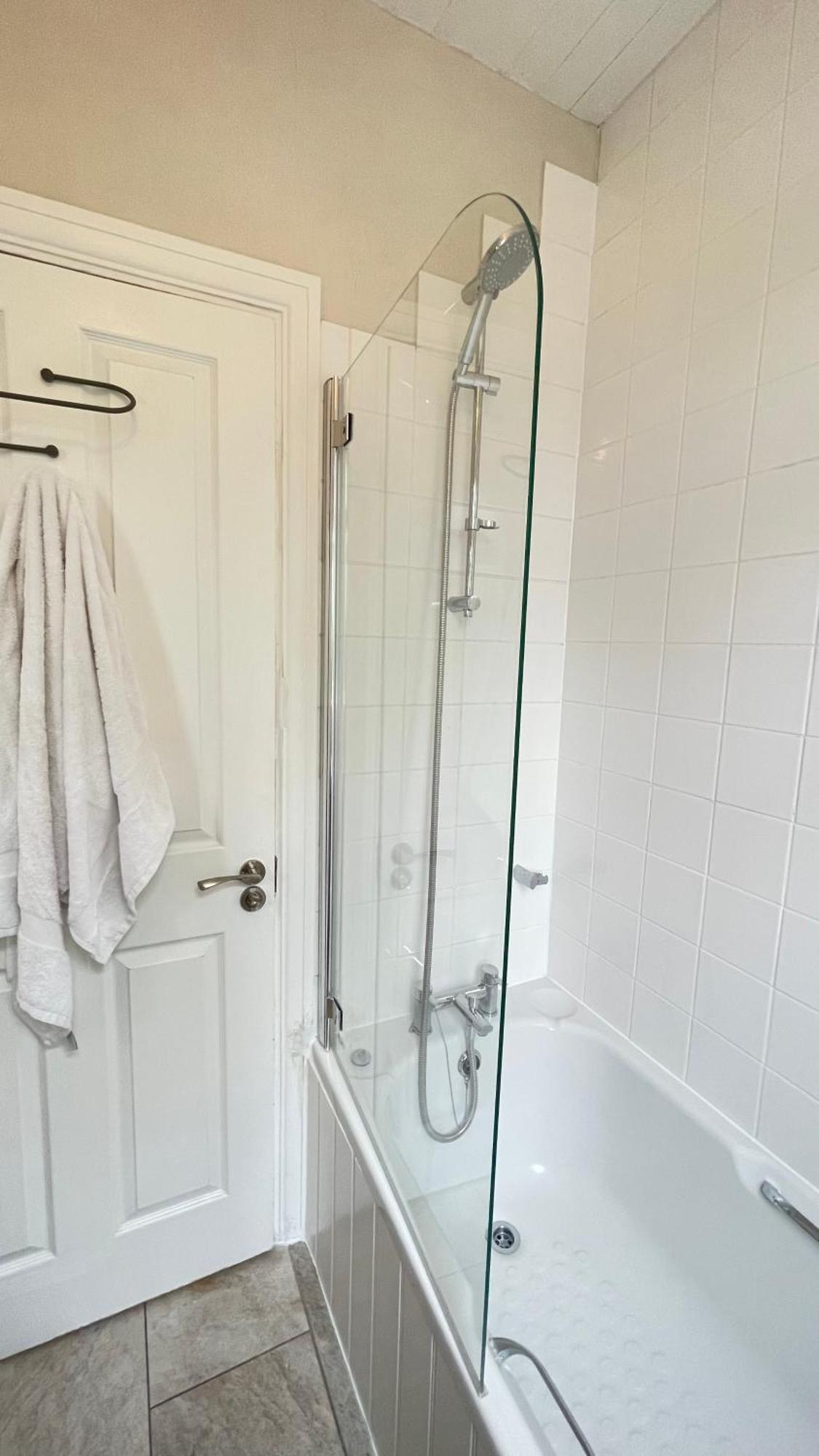 Spacious Double Room With Private Bathroom In Quiet Area Only 20 Min To Central London Streatham Vale 외부 사진