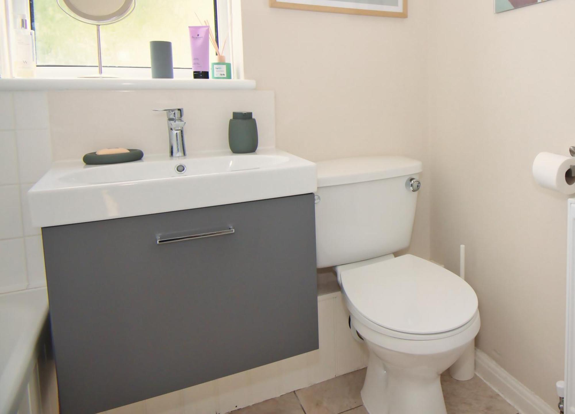 Spacious Double Room With Private Bathroom In Quiet Area Only 20 Min To Central London Streatham Vale 외부 사진
