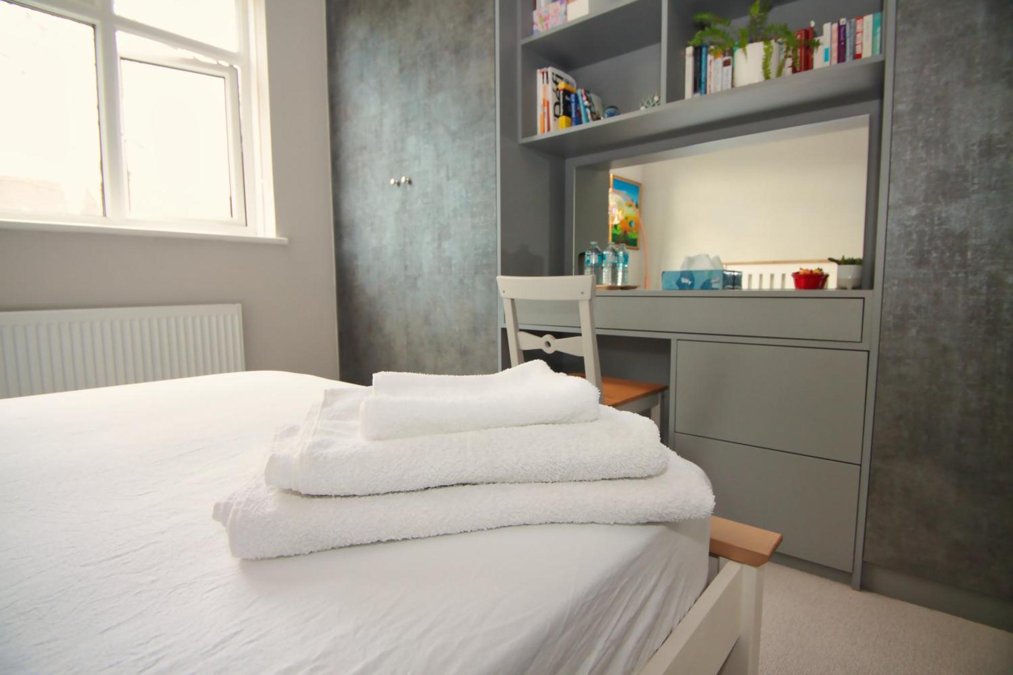 Spacious Double Room With Private Bathroom In Quiet Area Only 20 Min To Central London Streatham Vale 외부 사진